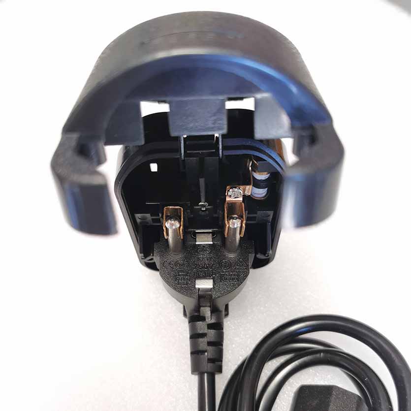 PR-345 ADAPTOR SCHUKO 2PIN TO UK 13A FUSE GR KABEL